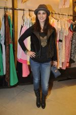 Sunny Leone at Yellow Couture store in Lokhandwala, Mumbai on 16th Dec 2013